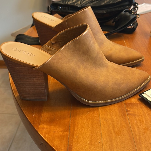 Abound Mules - Picture 5 of 8